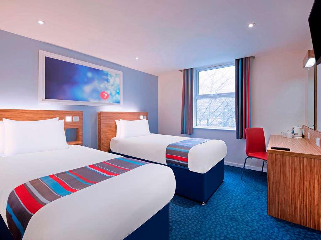 Travelodge Cameron Toll Hotel Edinburg Rum bild